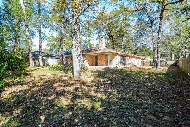 Building Photo - 230 Wedgewood Ct