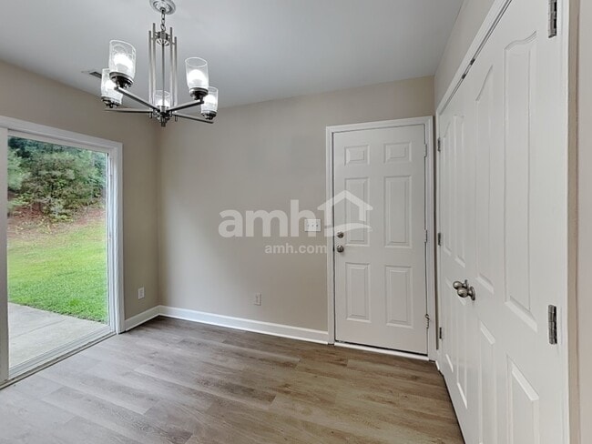 Building Photo - 1701 Moss Creek Dr