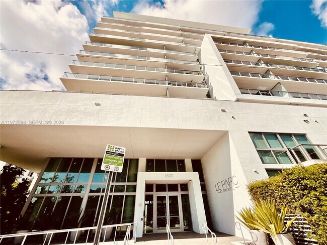 Foto del edificio - 1600 SW 1st Ave