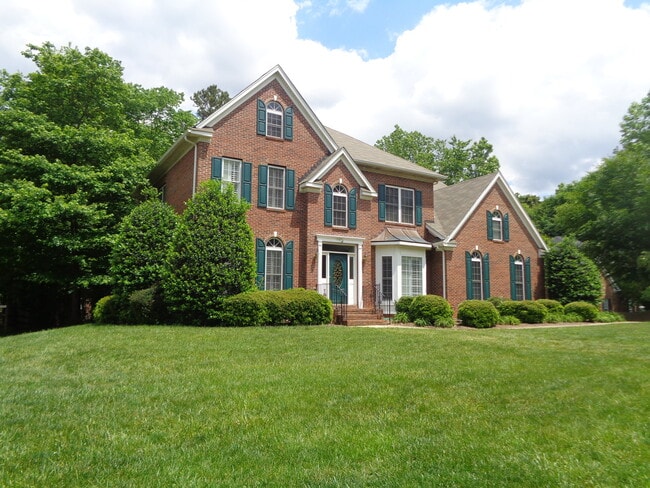 Building Photo - 7127 Weddington Brook Dr