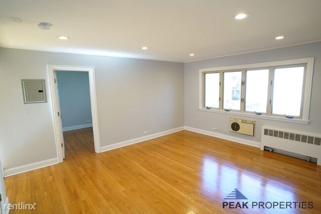 Building Photo - 4891 N Ashland Ave