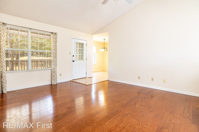 Building Photo - 4 br, 3 bath House - 1118 Willow Creek Cir