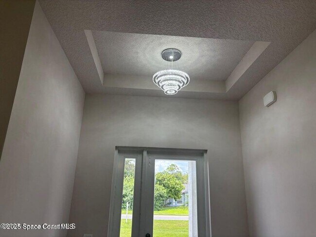 Foto del edificio - 3839 Jupiter Blvd SE