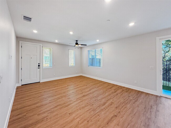 Foto del edificio - 5601 Mobeetie Lp