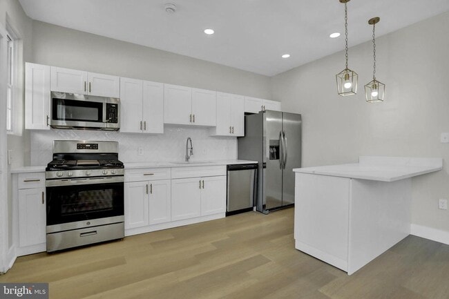 Building Photo - 3202 Dudley Ave