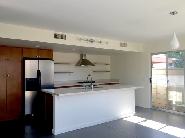 Cocina abierta, el más grande de la isla - cooks de ensueño - 200 E Francis Dr