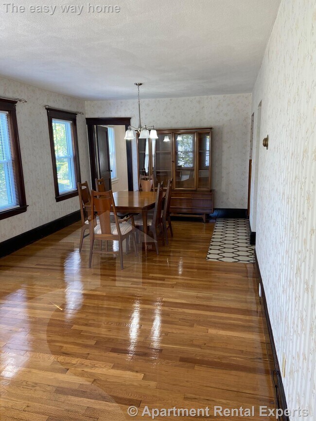 Foto del edificio - 79 Golden Ave