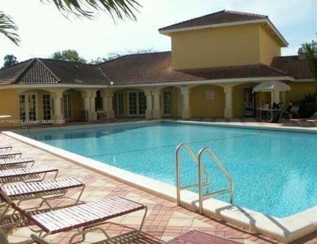 Foto del edificio - 8255 SW 152nd Ave