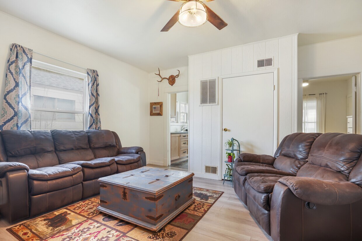 Foto principal - 1009 8th St