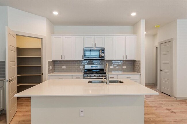 Building Photo - 13700 Lubeck Dr