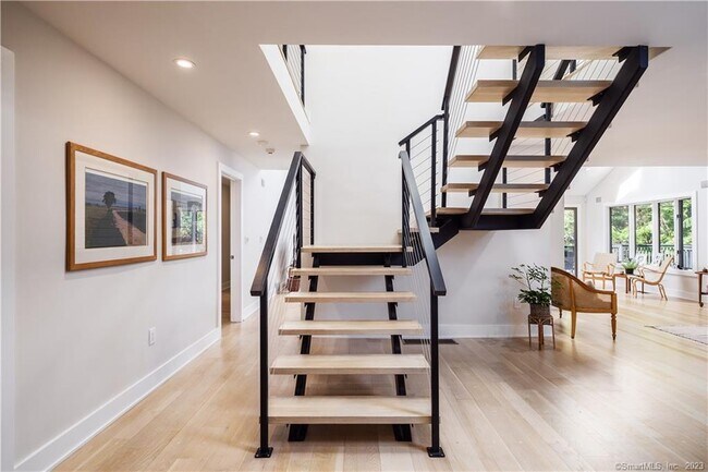 Building Photo - 13 A Dogwood Ln