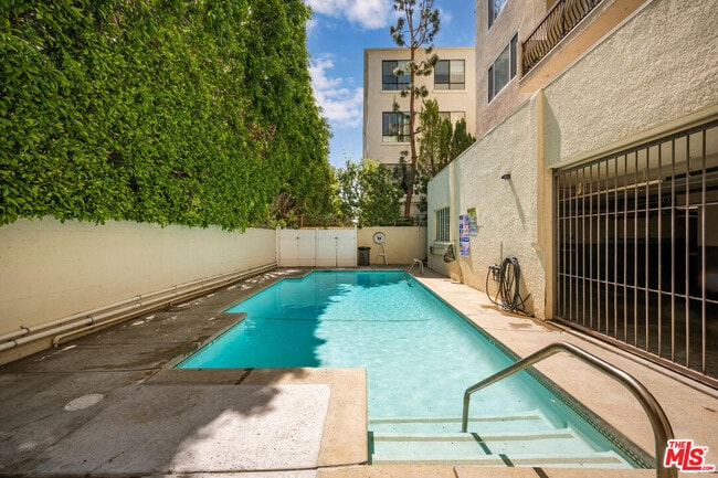 Foto del edificio - 1520 Camden Ave