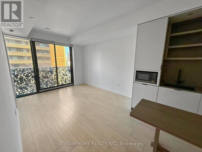 Photo du bâtiment - 55 Charles St E