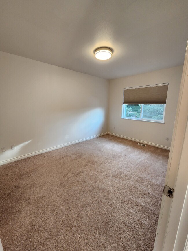 Building Photo - 3310 Kendall Loop