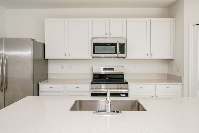 Foto del edificio - Brand-New 5-Bed, 2.5-Bath Home for Rent in...