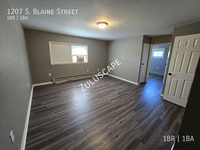 Foto del edificio - 1207 S Blaine St