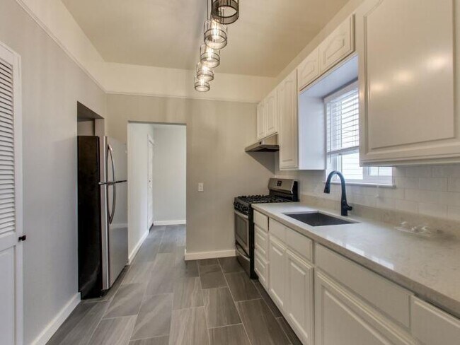 Building Photo - 2 bedroom in San Francisco CA 94109