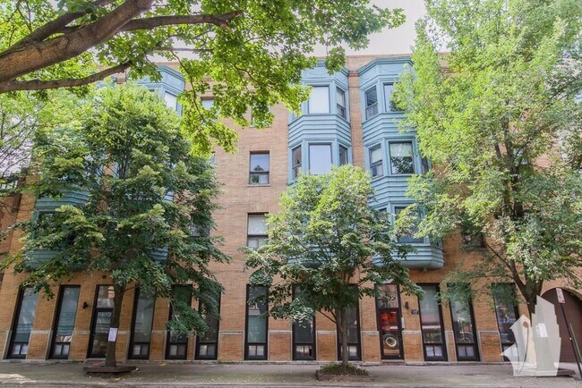 Foto del edificio - 824 W Lill Ave