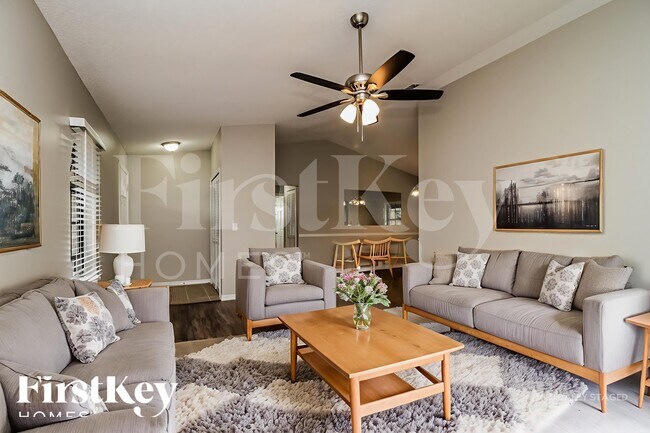 Foto del edificio - 836 Sylvia Dr