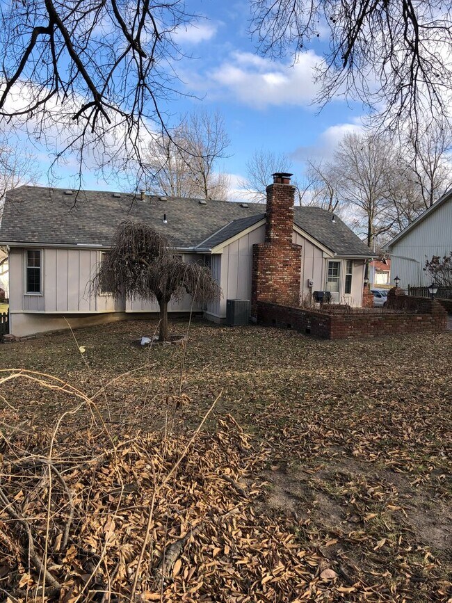 Building Photo - AVAILABLE NOW! Beautiful 3 bed, 2.5 bath h...