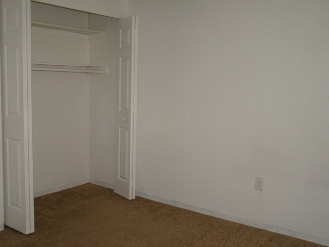 Foto del edificio - Why Settle? Get Prime Location + 1 Month F...