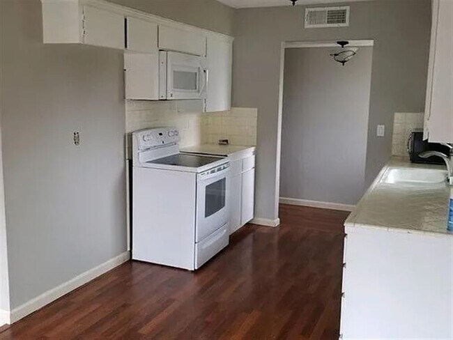 Building Photo - recently remodeled home