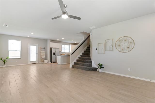 Foto del edificio - 944 Ravenwood Ln