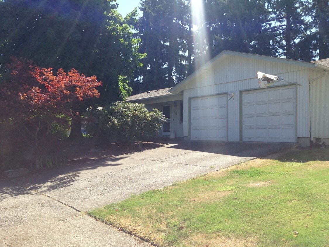 Primary Photo - 902 Travis Ave