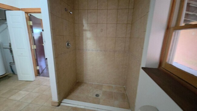Foto del edificio - 1 bedroom 1 bath studio apartment
