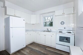 Building Photo - 773 Anderson Ave
