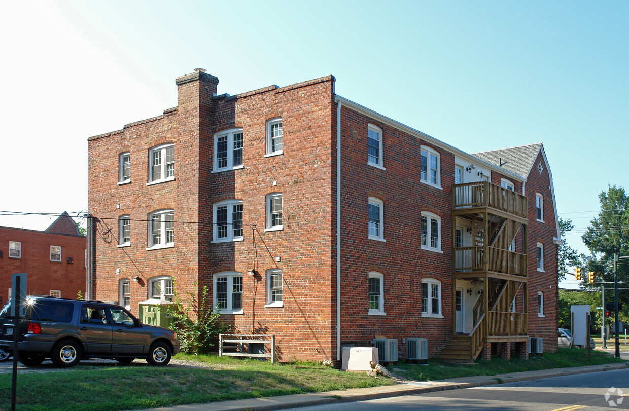 Building Photo - West Grove Condominium