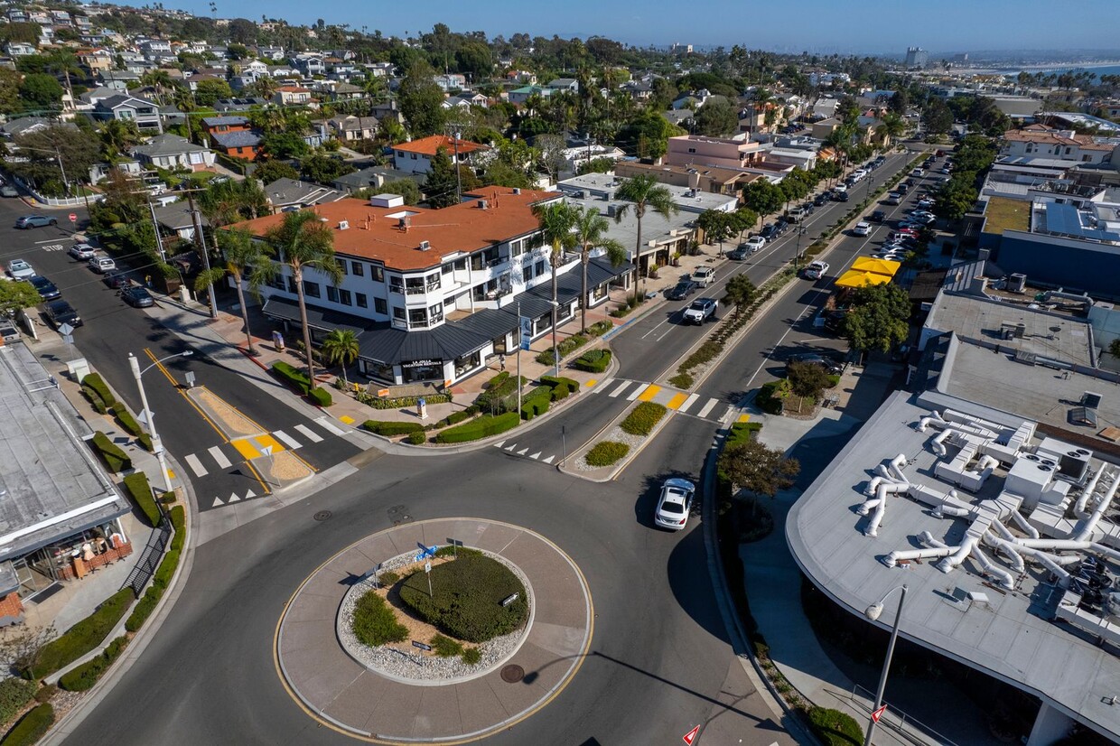Building Photo - 2BR/2BA in Bird Rock/La Jolla with Washer/Dryer in Unit!