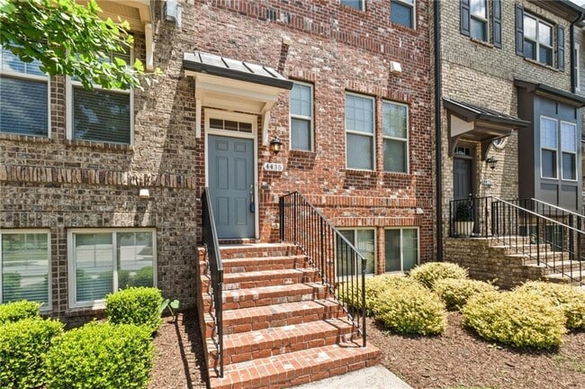 Building Photo - 4435 Donahue Ave