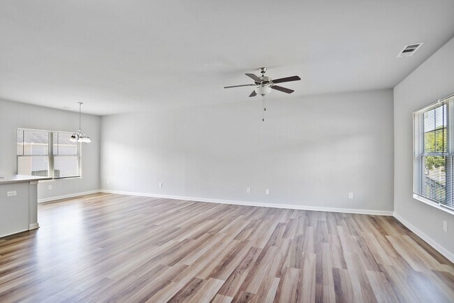 Building Photo - 5790 Westchase St