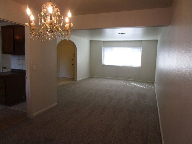 Foto del edificio - 812 Briarwood Ct