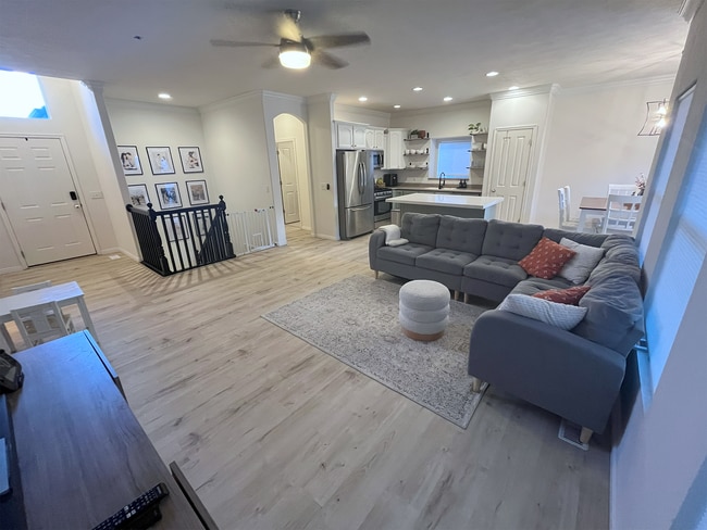 Foto del edificio - 8781 Jefferson Dr