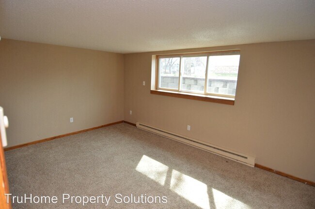 Building Photo - 1724 6th Ave N