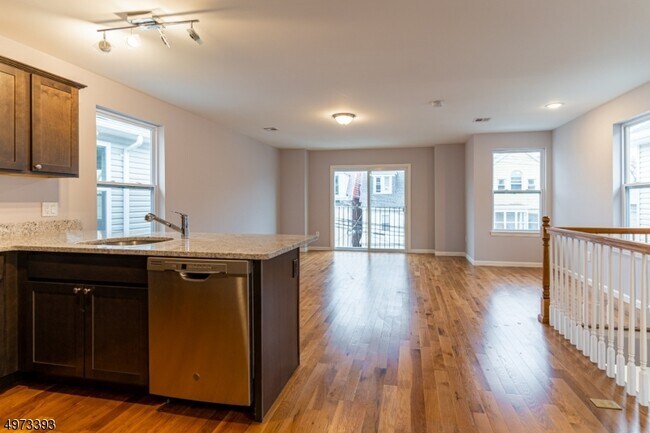Foto del edificio - 68 N 5th St