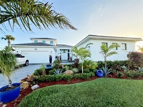 Building Photo - 11460 SW Pietra Wy