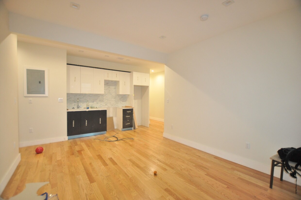 Foto principal - 573 E 22nd St