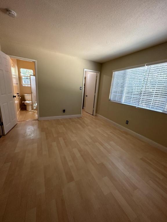 Foto del edificio - 6601 Lindbrook Way