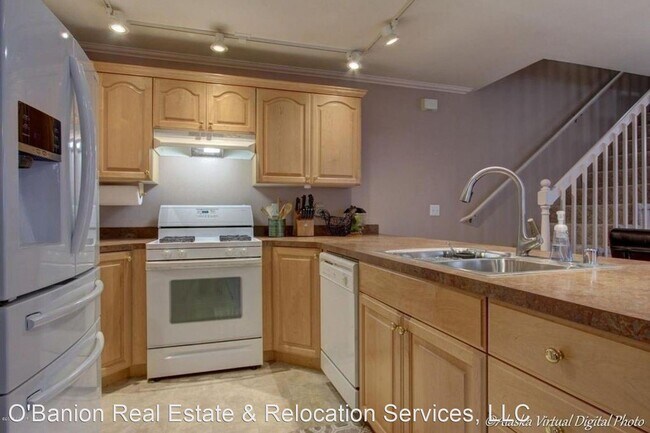 Building Photo - 2 br, 2.5 bath House - 16613 Rivers Edge Lane