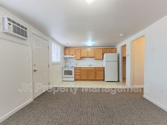 Building Photo - 4000 Ella Ave