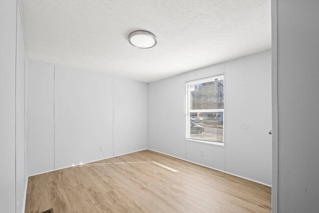 Building Photo - 2611 Cattail Cir