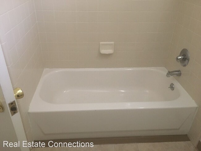 2 br, 1 bath House - 4090 Hobart Avenue photo'