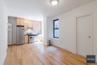 Building Photo - 419 E 73rd St