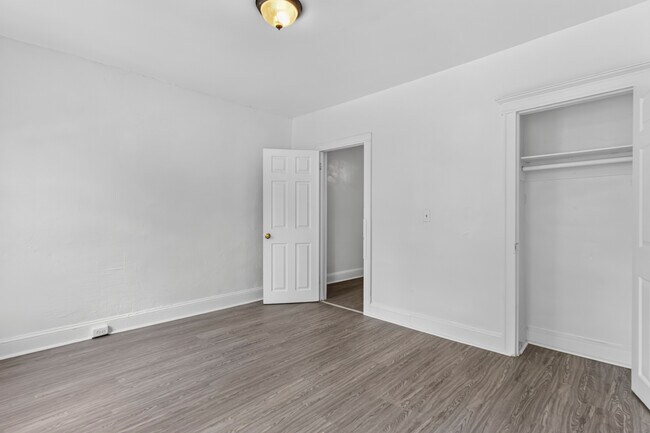 Building Photo - 1734 Homestead-