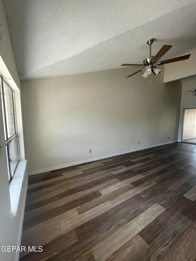 Building Photo - 847 Montera Rd