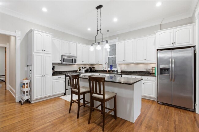 Foto del edificio - 224 W St Paul Ave
