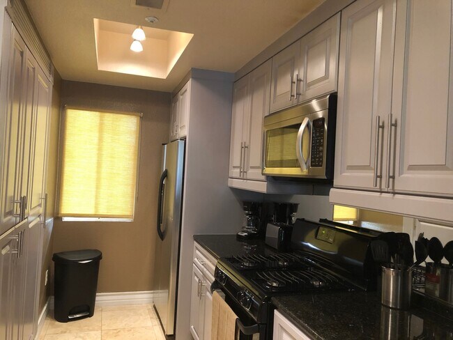 Building Photo - Meridian FURNISHED 2 BDR /2 BATH Luxury Condo - RESORT STYLE LIVING, 1-1/2 Blocks From The Heart ...